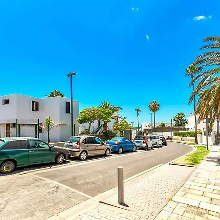 Apartment With Wifi,Pool,Near Beach,Tenerife South Playa de las Americas (Tenerife)
